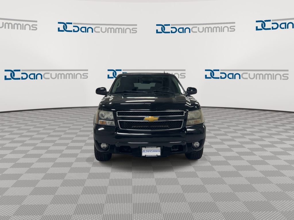 Used 2014 Chevrolet Suburban LT image 3