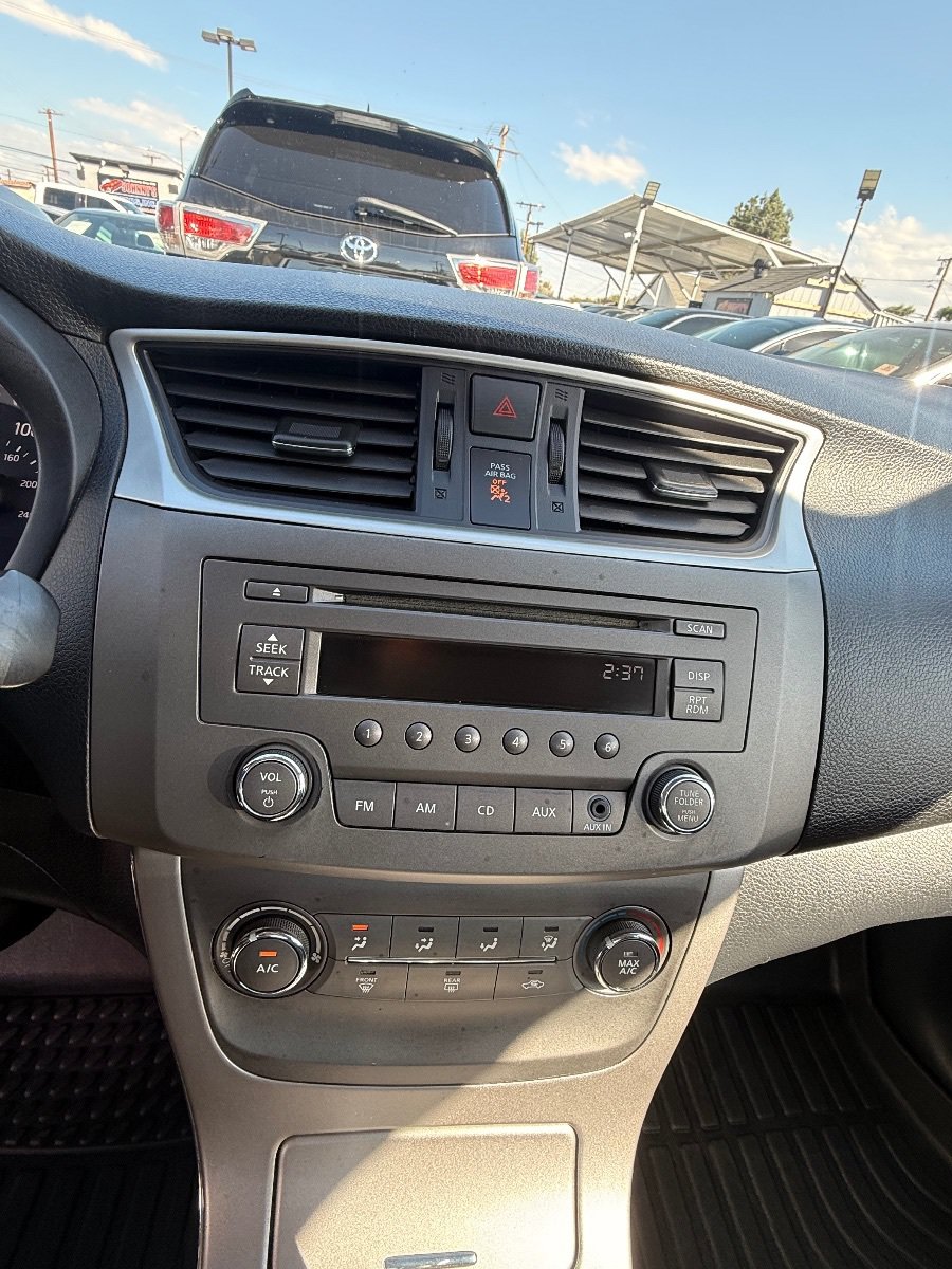 Used 2011 Nissan Sentra 2.0 SR FWD image 28