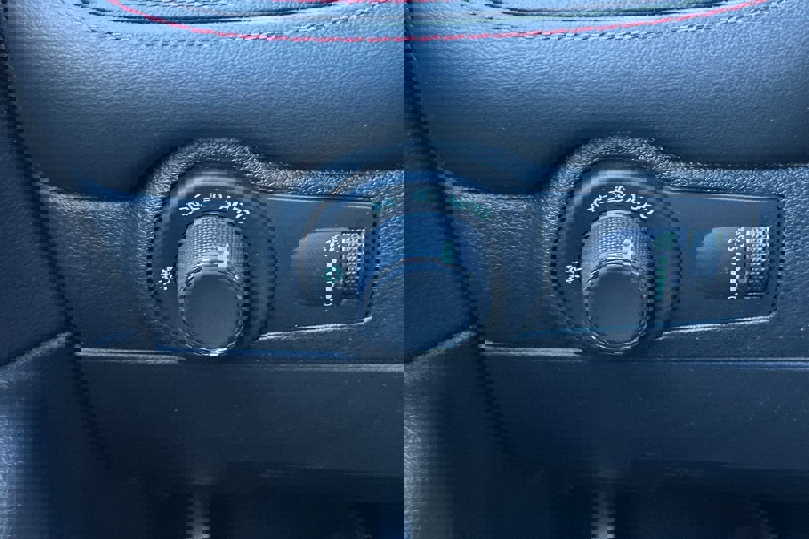 Used 2025 Dodge Durango R/T image 33