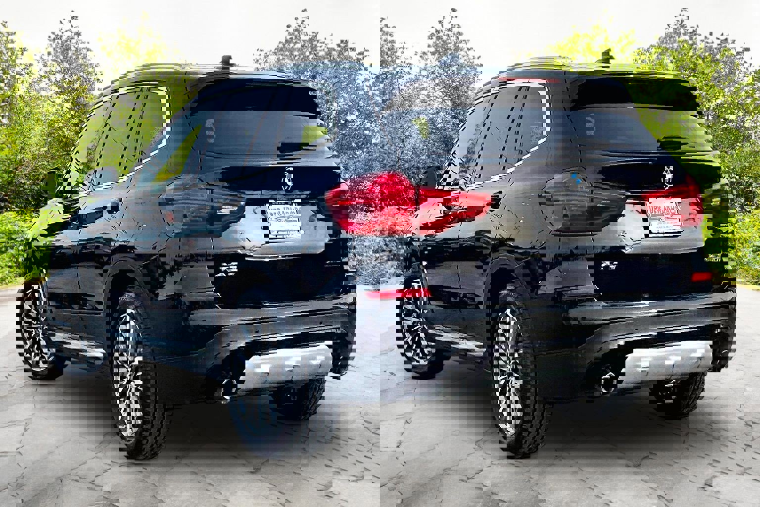 Used 2019 BMW X3 xDrive30i w/ Driving Assistance Package image 2