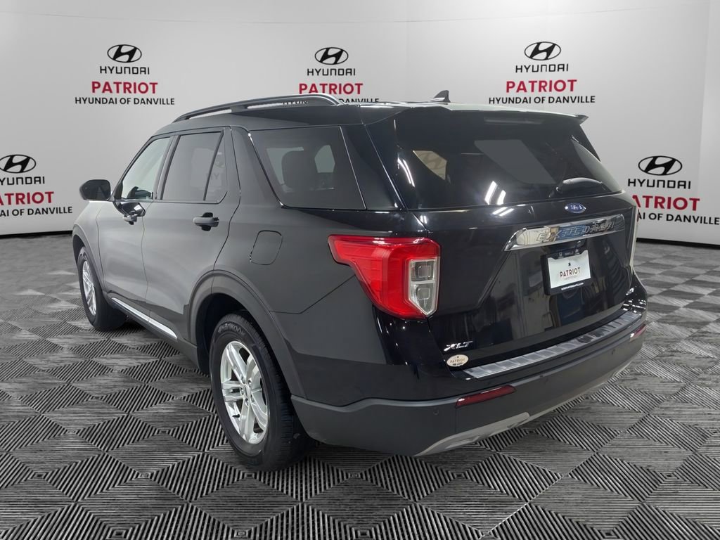 Used 2022 Ford Explorer XLT w/ Equipment Group 202A image 4