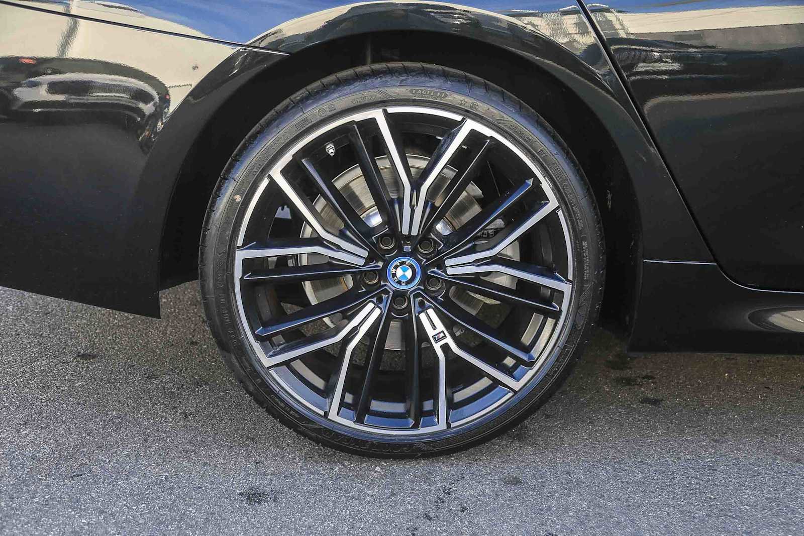 Certified 2023 BMW 530e w/ M Sport Package image 8