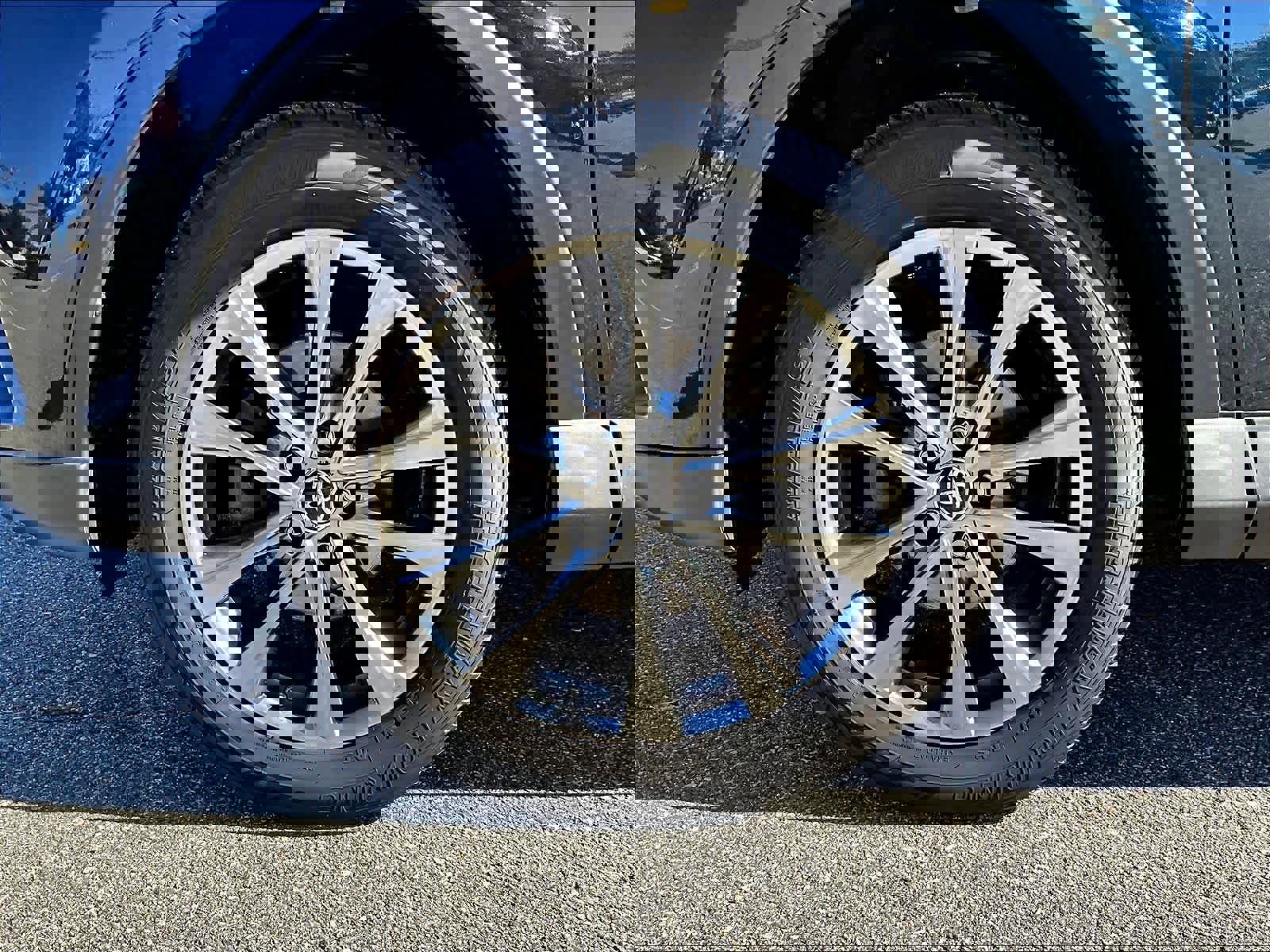 Used 2018 Toyota RAV4 Limited image 7