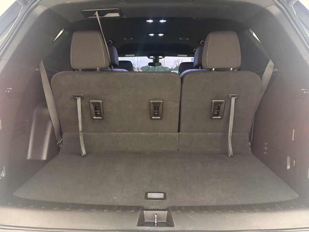 Used 2022 Chevrolet Traverse LT FWD image 38