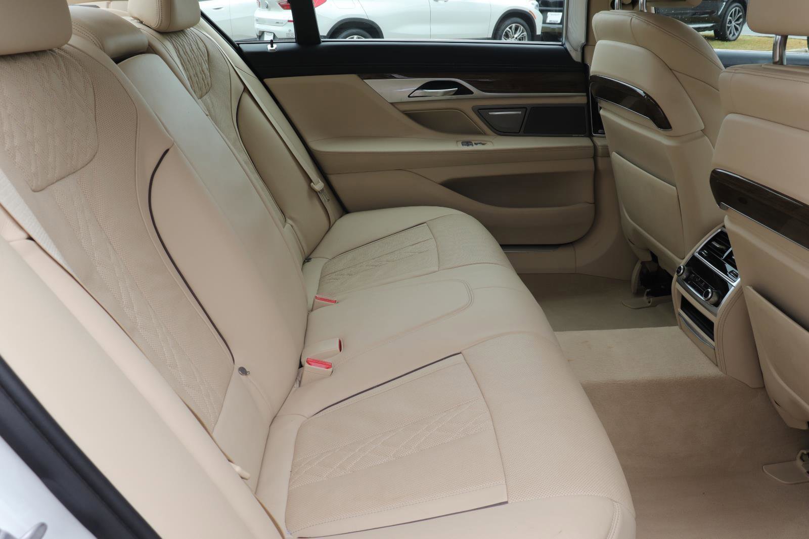 Used 2016 BMW 750i image 18