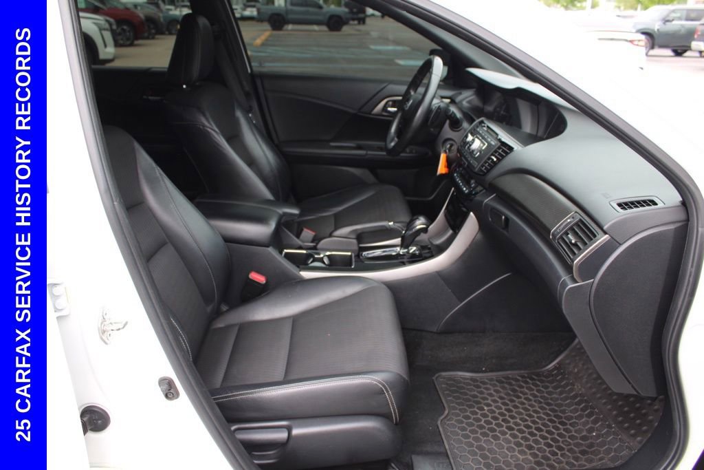 Used 2016 Honda Accord Sport image 18