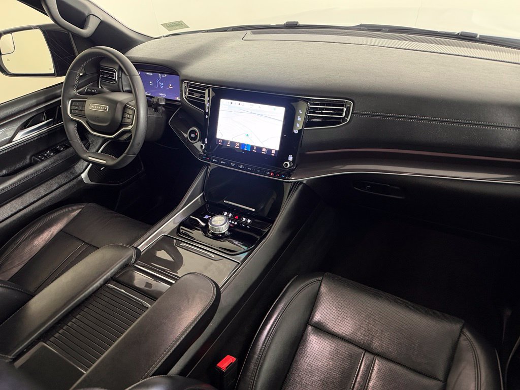 Used 2023 Jeep Wagoneer 4WD w/ Premium Group I image 14
