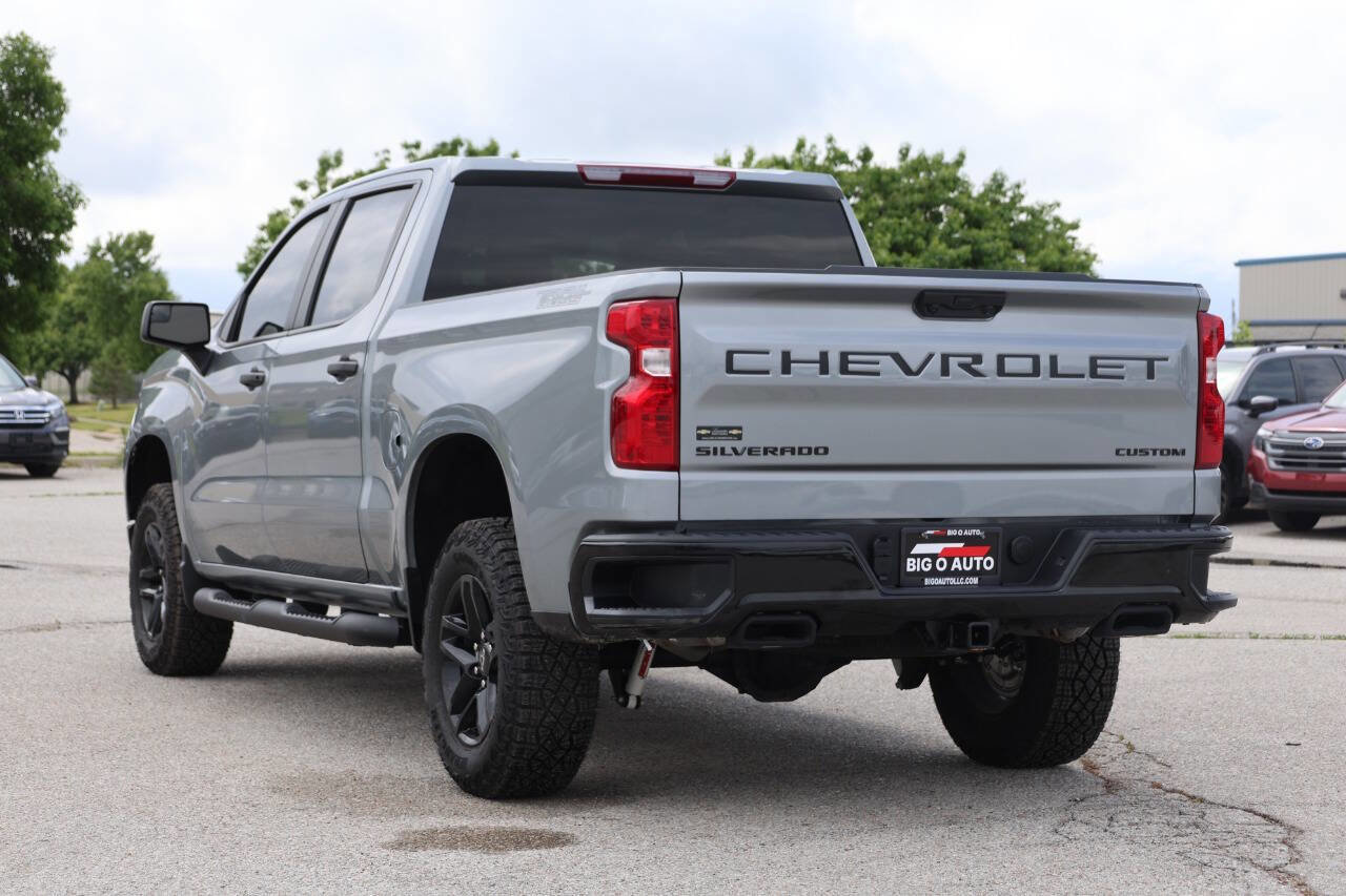 Used 2026 Chevrolet Silverado 1500 Custom Trail Boss w/ Dark Appearance Package AWD/4WD image 11