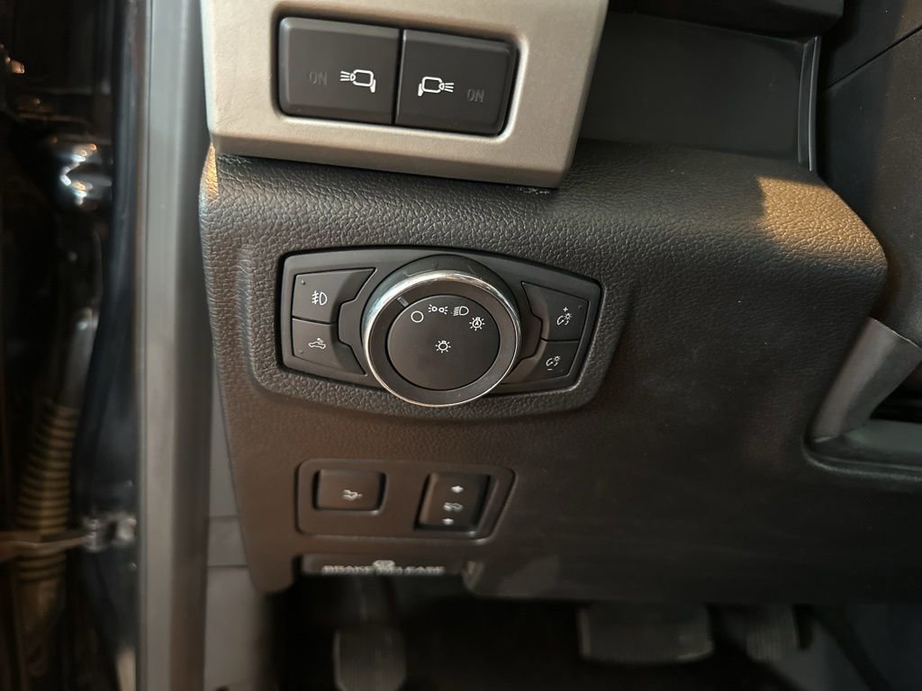 Used 2019 Ford F250 Lariat w/ Lariat Ultimate Package image 17