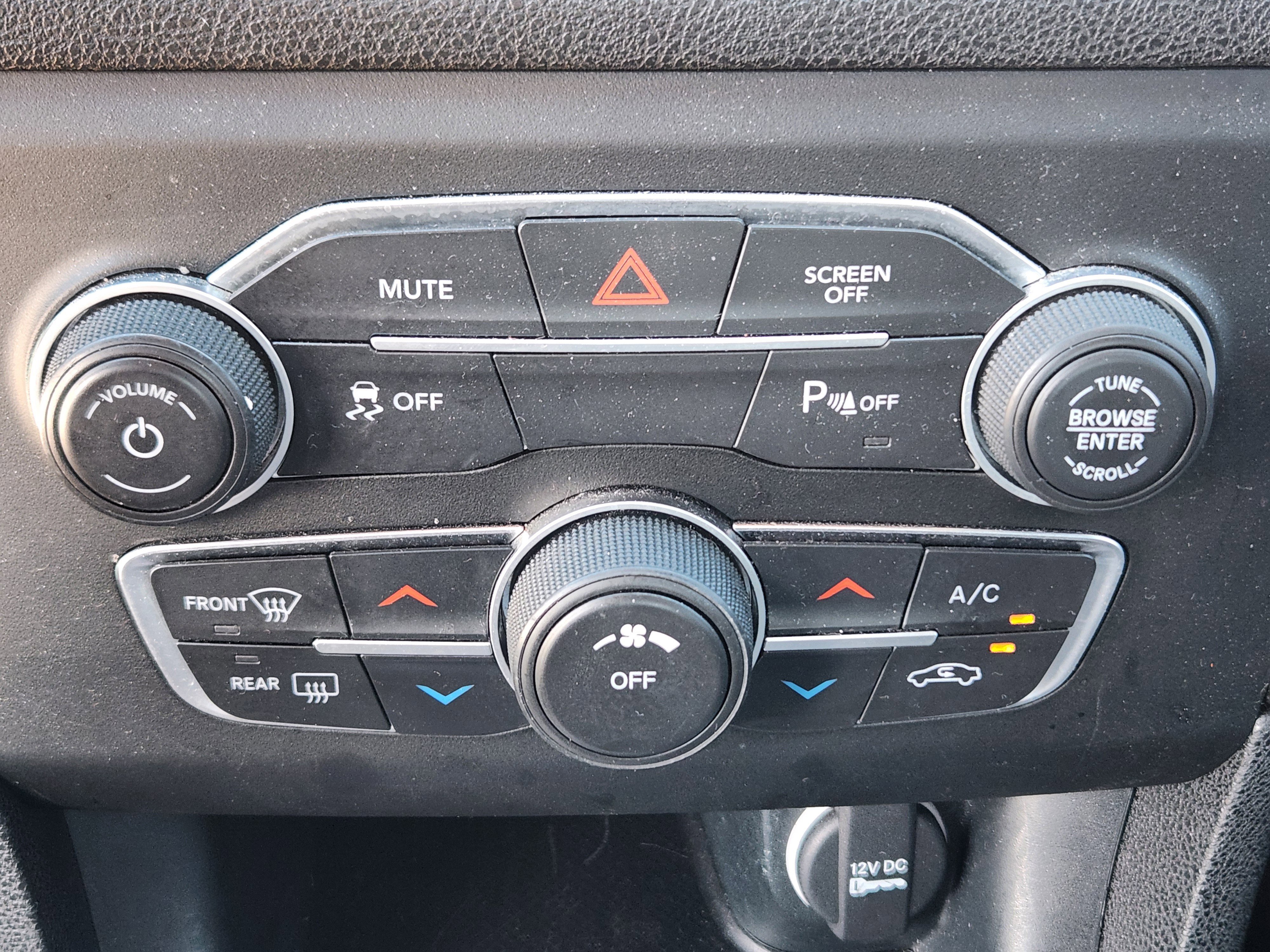 Used 2023 Dodge Charger SXT RWD image 14