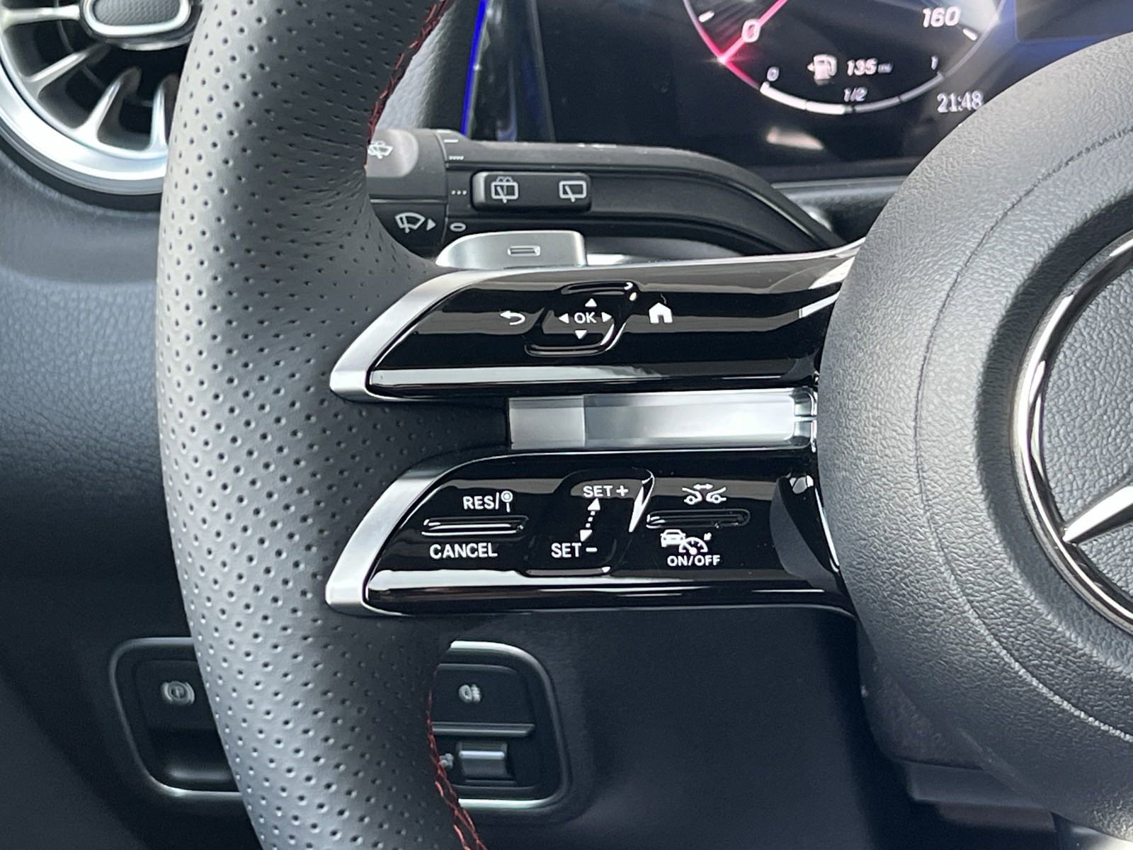 Certified 2024 Mercedes-Benz GLB 250 image 32