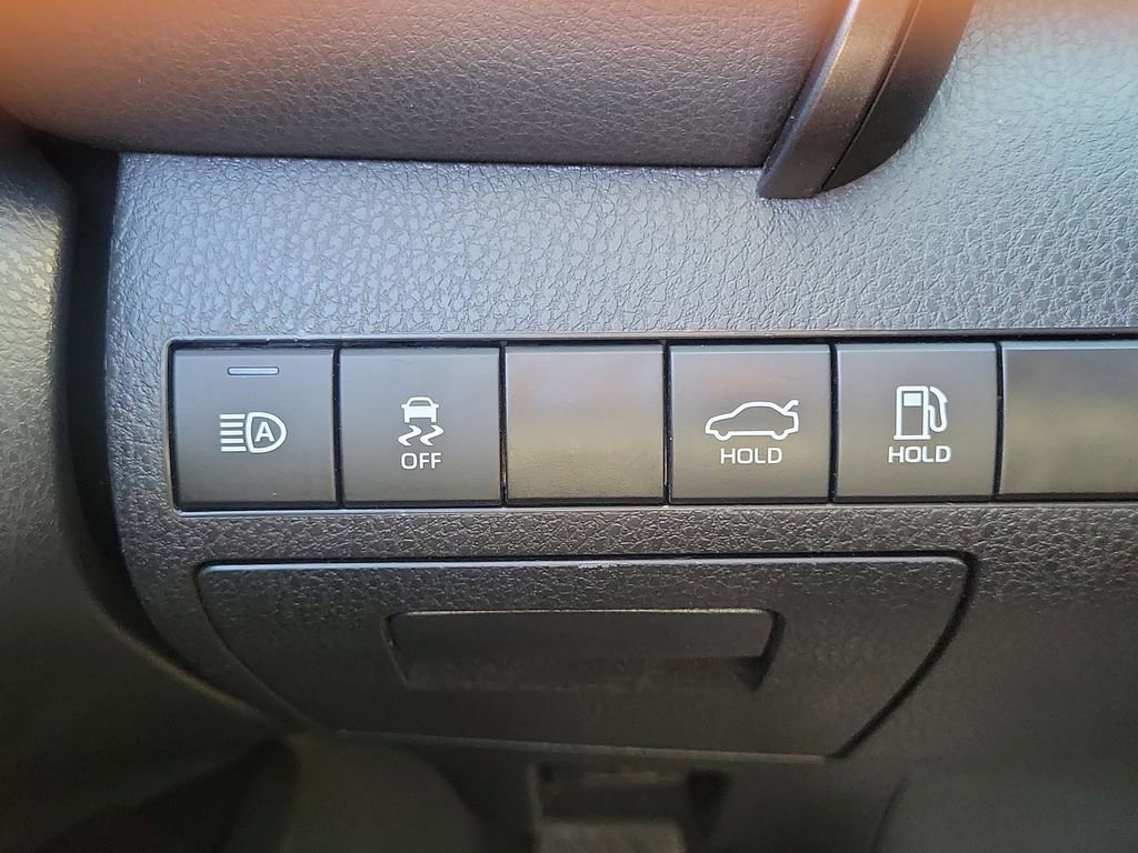 Used 2023 Toyota Camry SE image 13