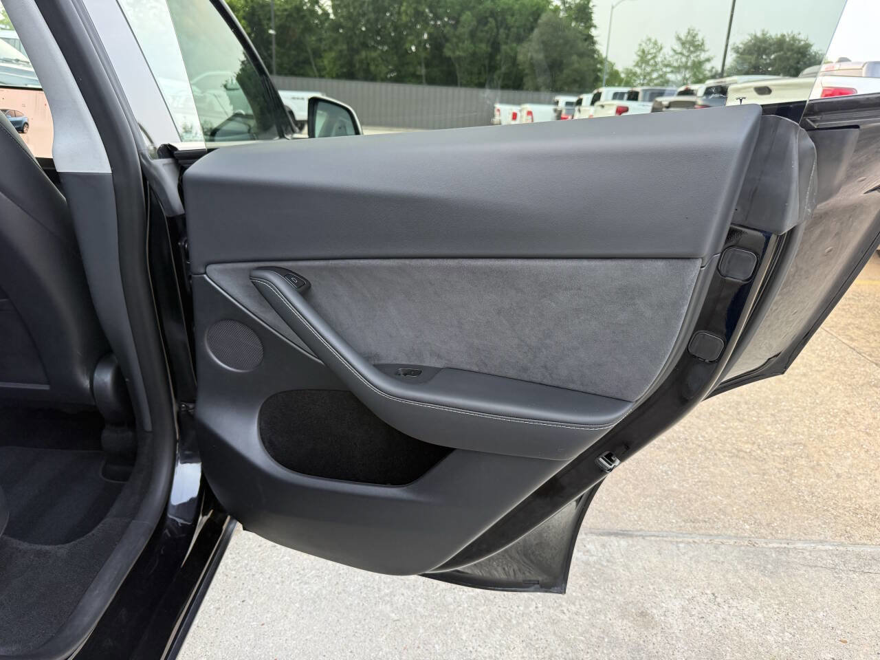 Used 2023 Tesla Model Y Long Range AWD/4WD image 16