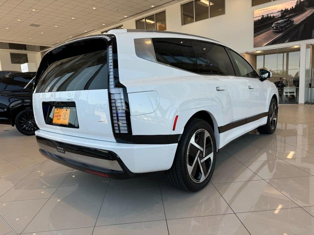 New 2026 Hyundai Ioniq 9 Calligraphy image 3