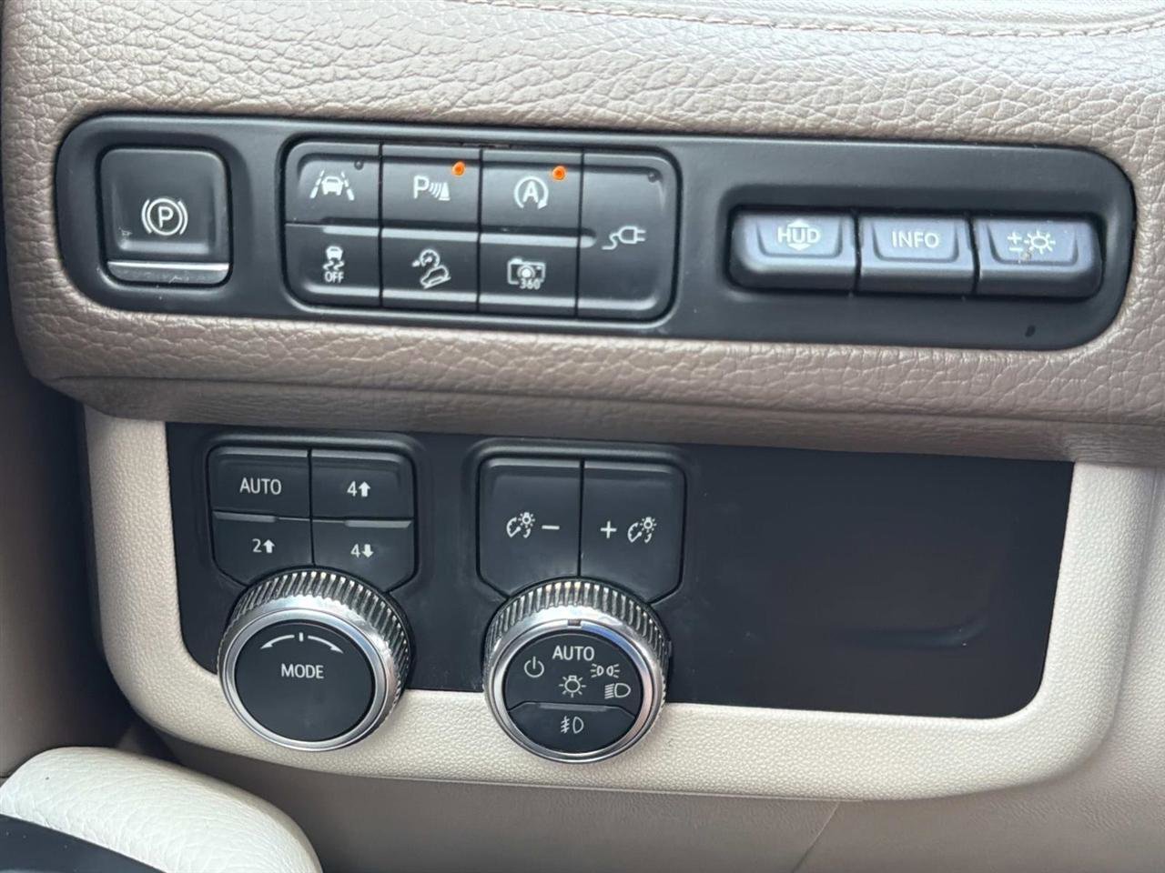 Used 2022 GMC Yukon Denali AWD/4WD image 27