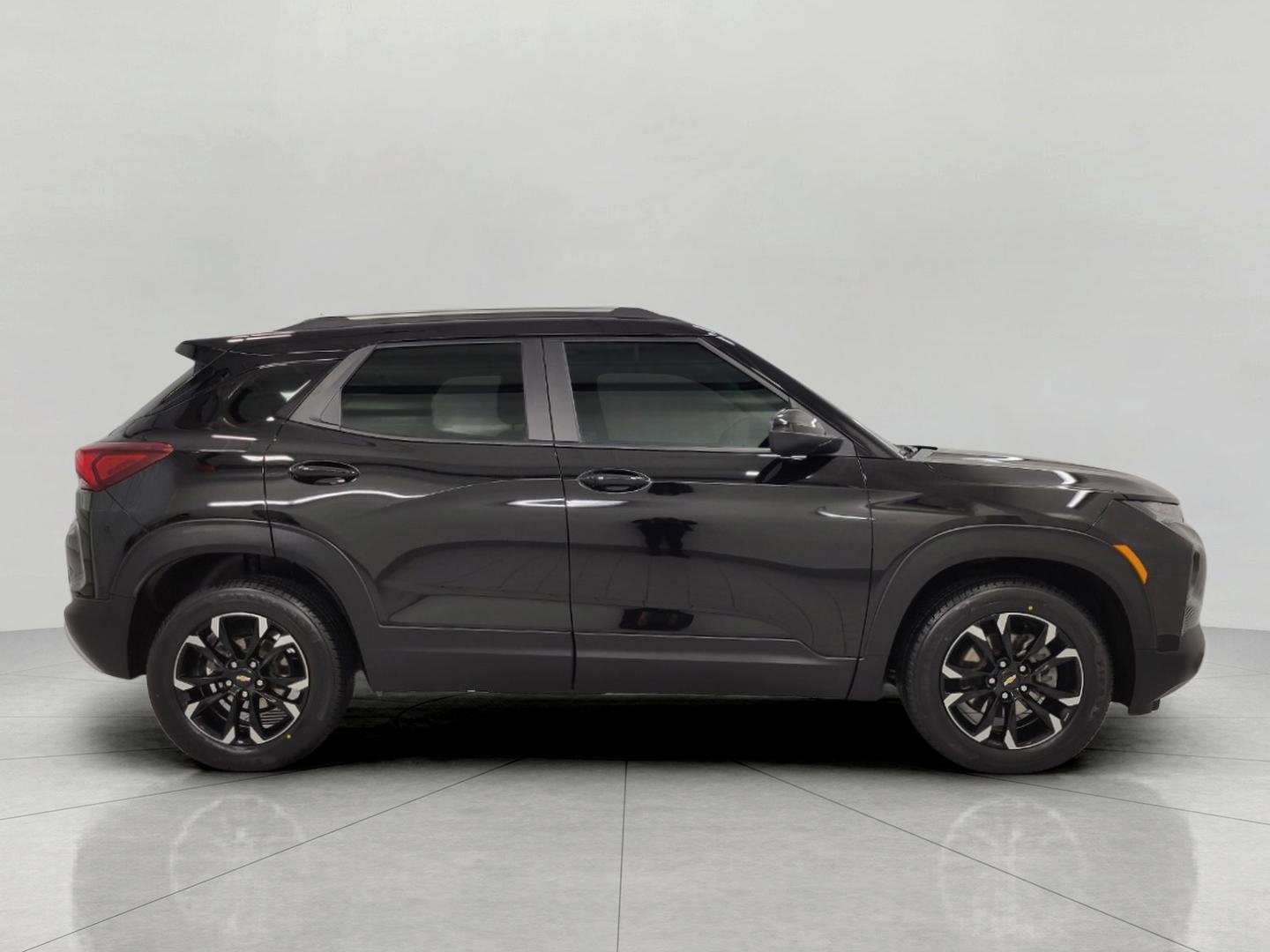 Used 2023 Chevrolet TrailBlazer LT w/ Convenience Package FWD image 12