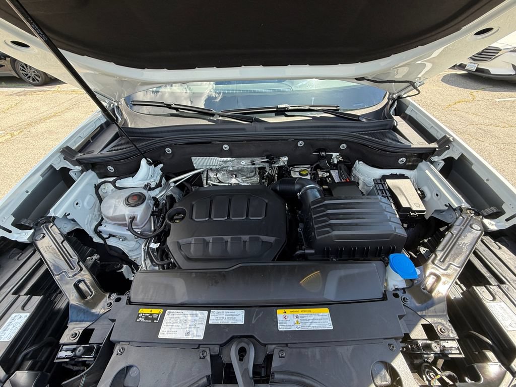 Used 2024 Volkswagen Atlas Cross Sport SE AWD/4WD image 25