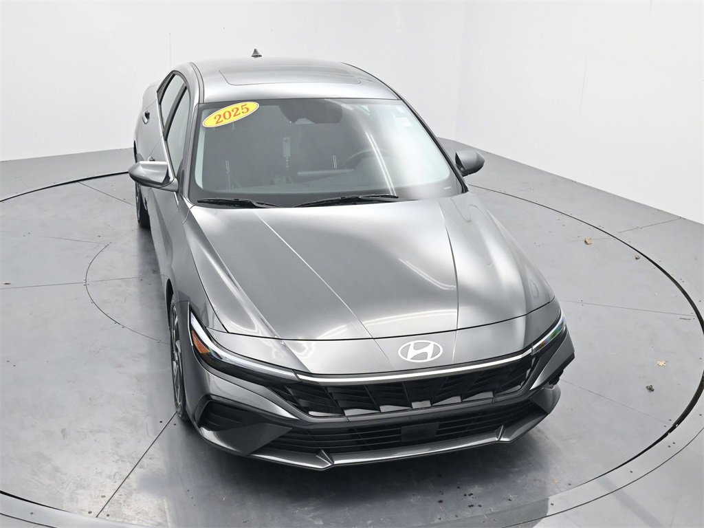 Used 2025 Hyundai Elantra SEL image 43