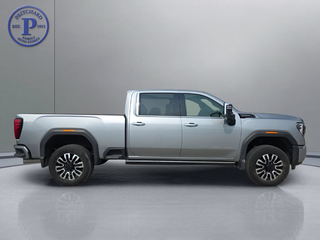Used 2025 GMC Sierra 3500 Denali Ultimate AWD/4WD image 8
