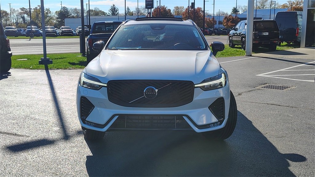 New 2026 Volvo XC60 B5 Plus w/ Climate Package image 31