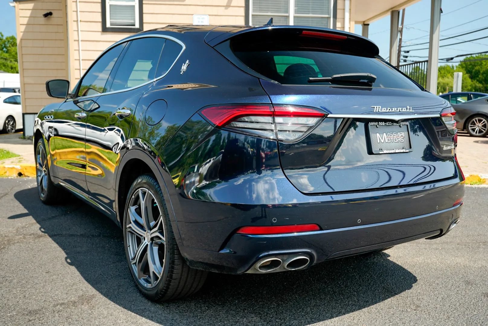 Used 2023 Maserati Levante GT AWD/4WD image 7