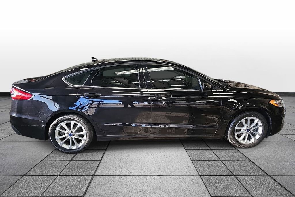 Used 2020 Ford Fusion SE FWD image 4