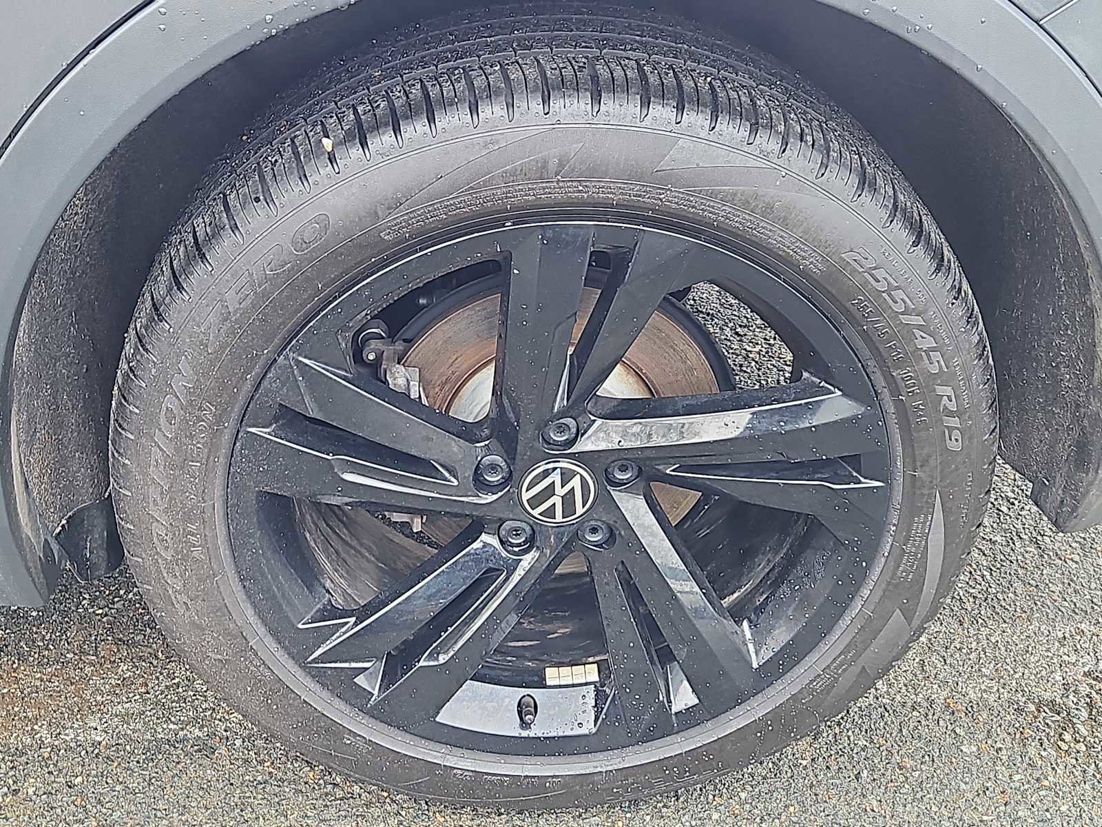 Used 2024 Volkswagen Tiguan SE R-Line image 8