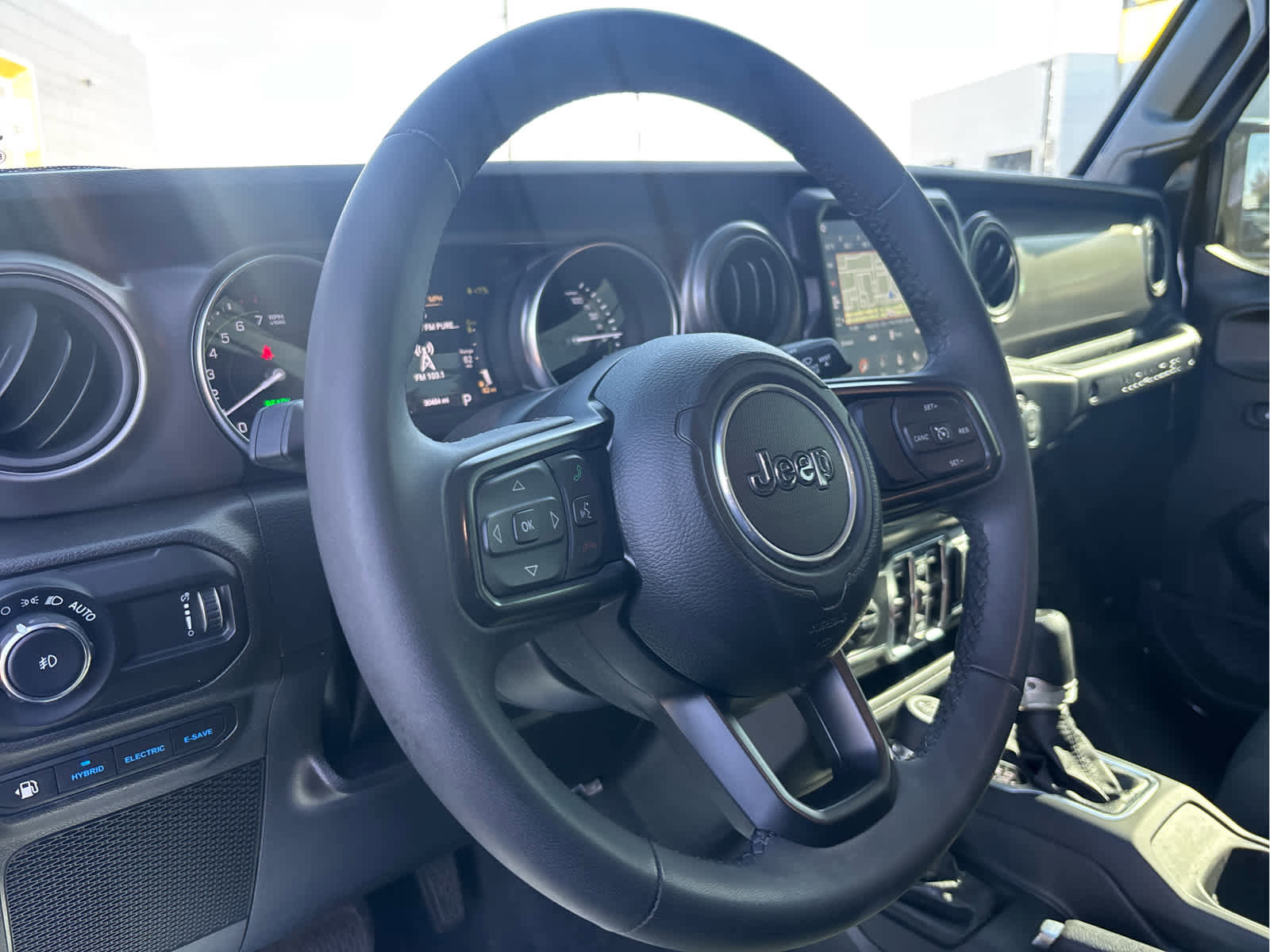 Used 2023 Jeep Wrangler Unlimited w/ 8.4" Radio Group image 9