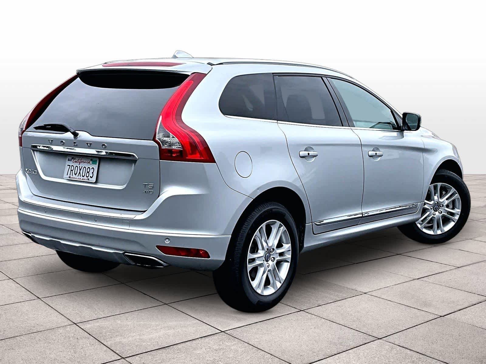 Used 2015 Volvo XC60 T5 AWD/4WD image 2