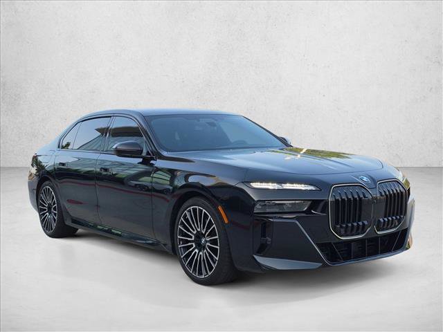 Certified 2025 BMW 760i xDrive w/ Executive Package AWD/4WD image 3