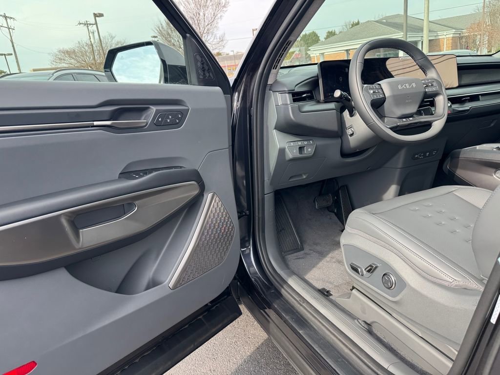 New 2026 Kia EV9 Wind image 11