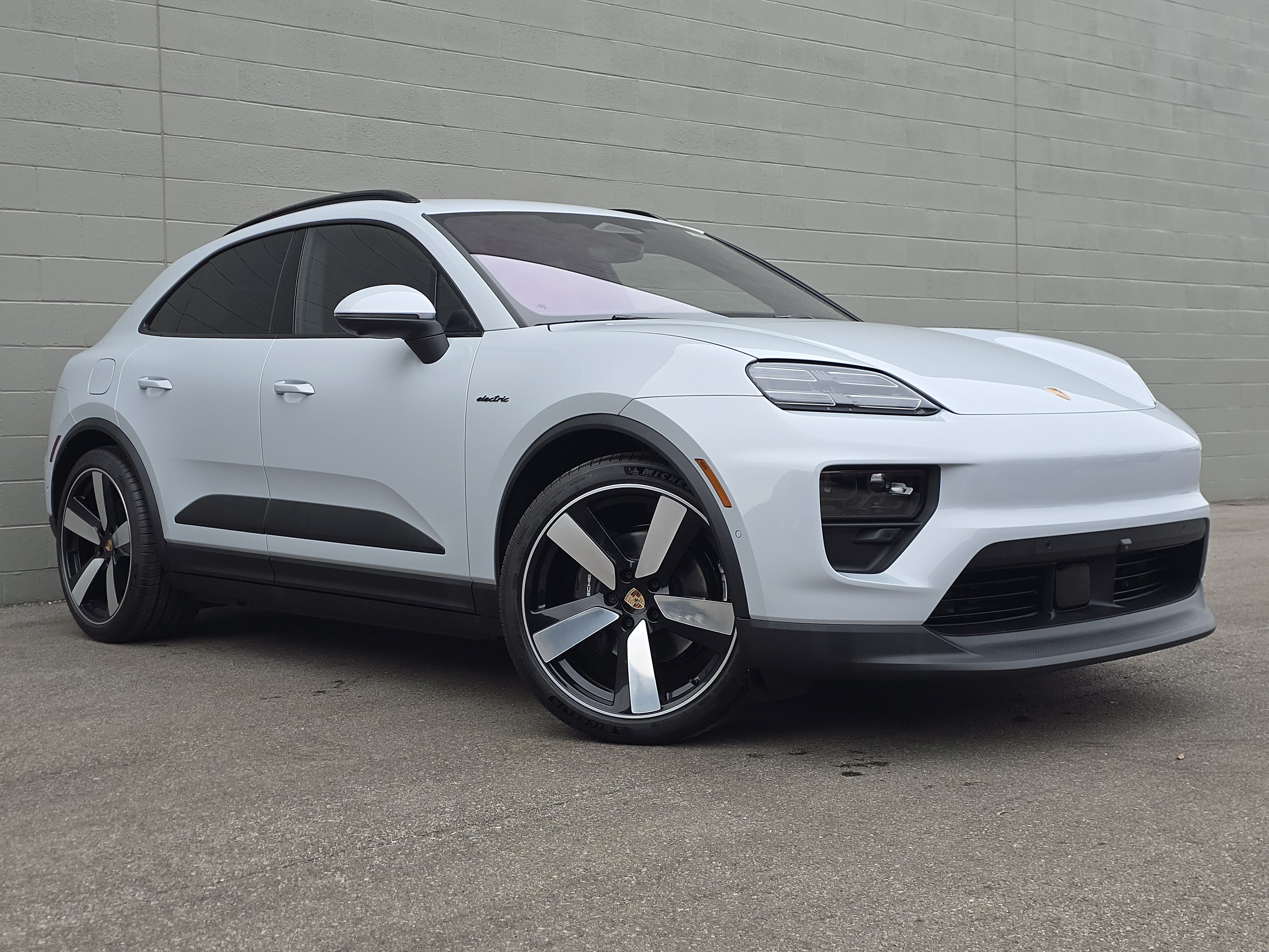 New 2026 Porsche Macan 4 Electric AWD/4WD image 7