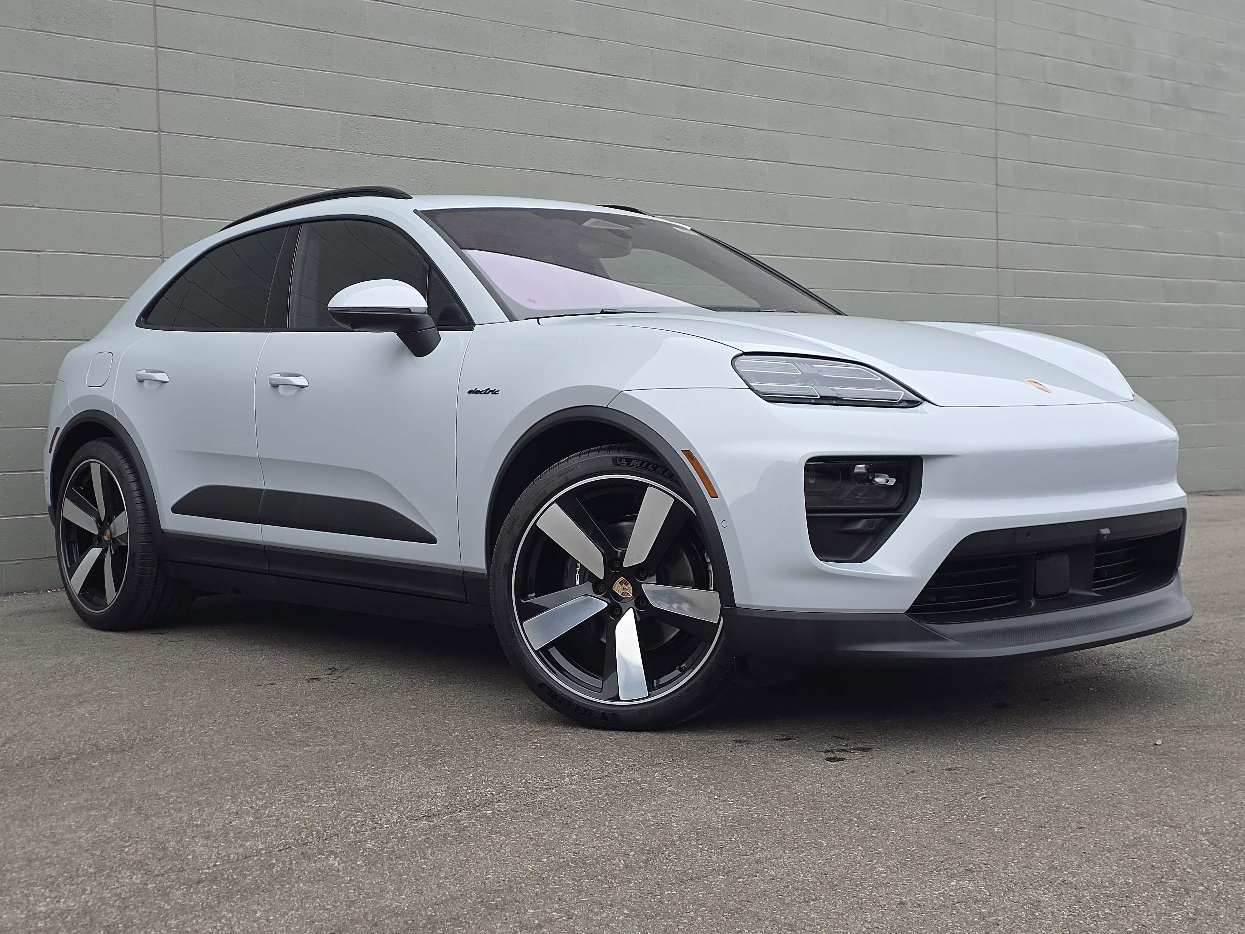 New 2026 Porsche Macan 4 Electric image 7