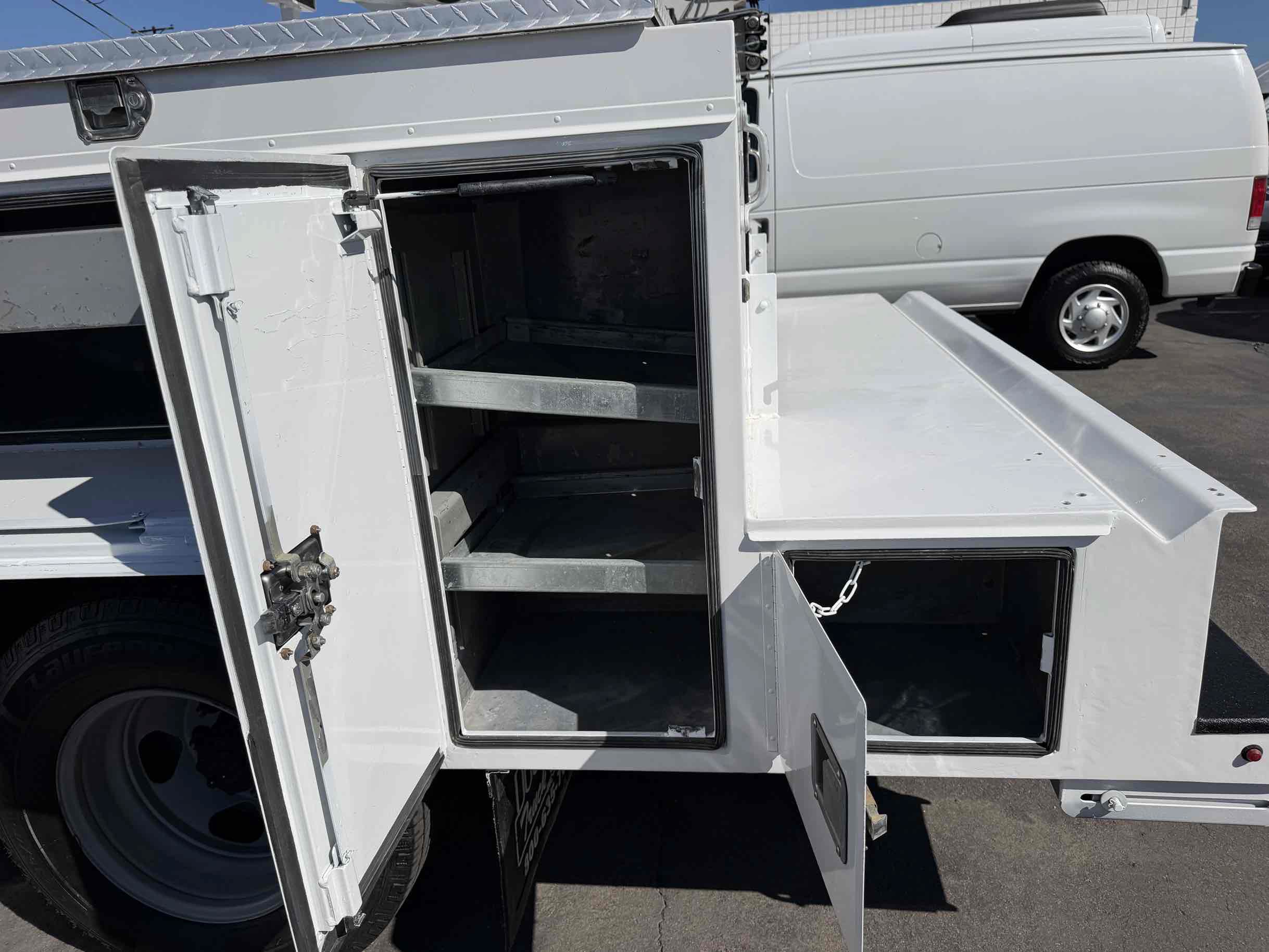 Used 2017 GMC Sierra 3500 2WD Regular Cab image 23
