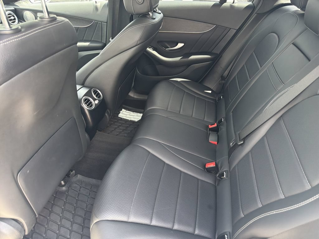 Used 2021 Mercedes-Benz GLC 300 4MATIC image 13