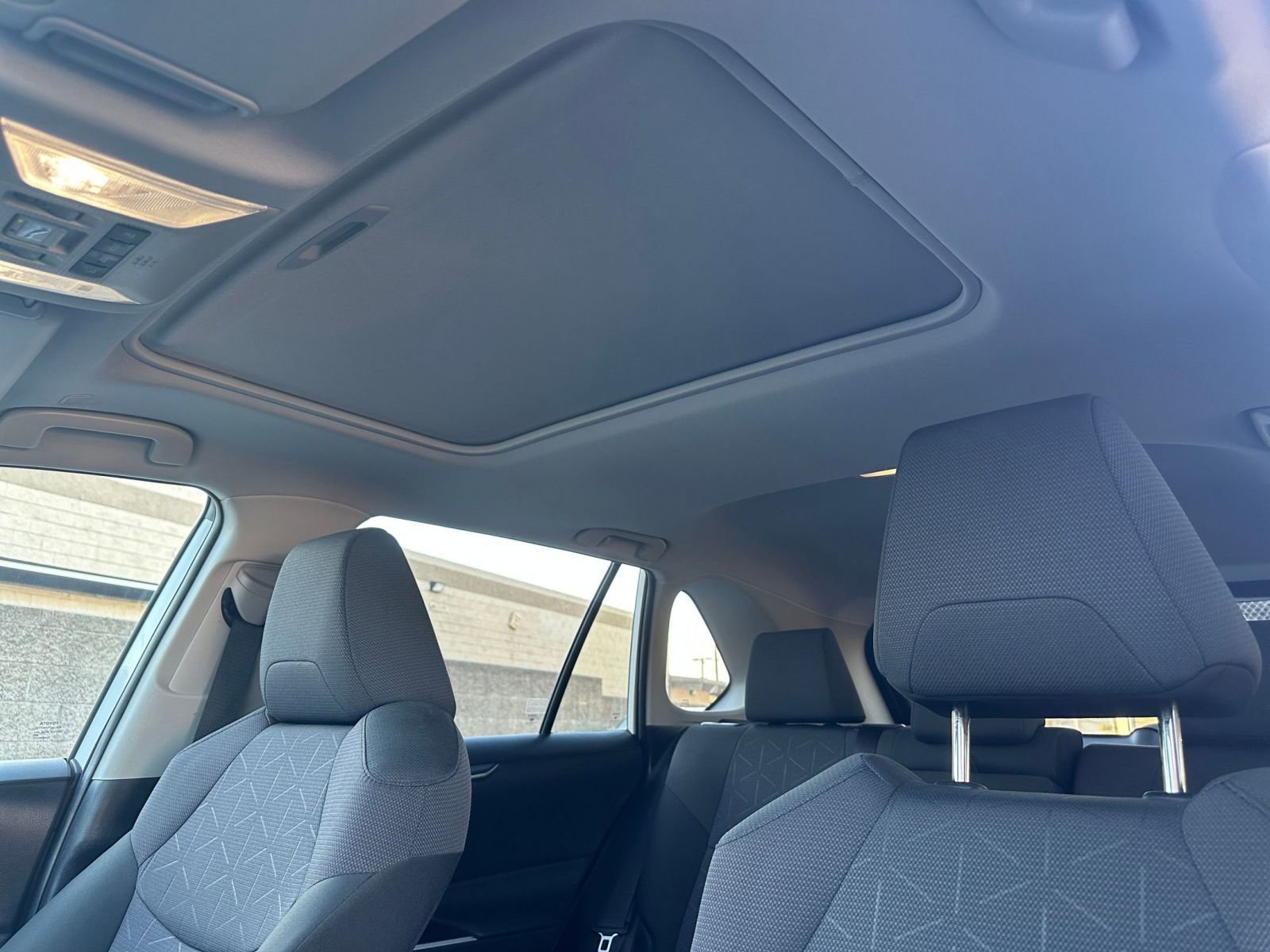 Used 2025 Toyota RAV4 XLE w/ Convenience Package image 30