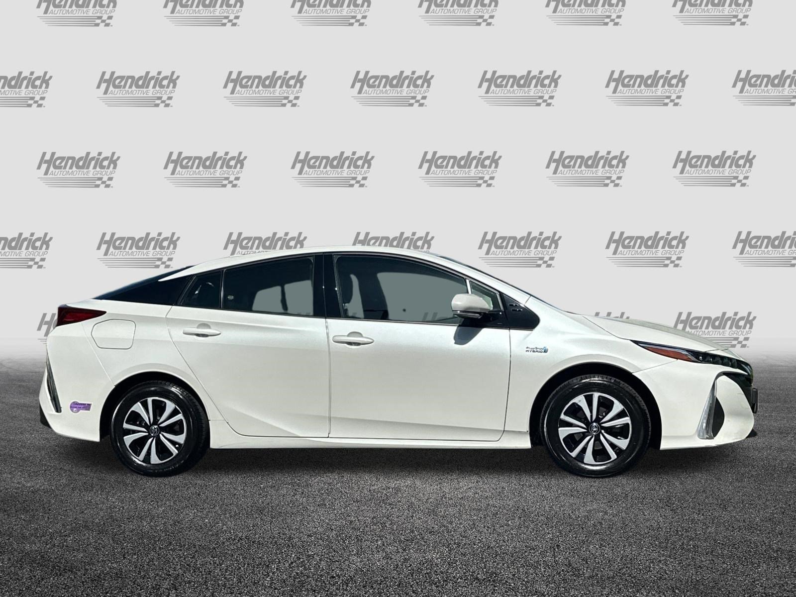 Used 2019 Toyota Prius Prime Premium image 3