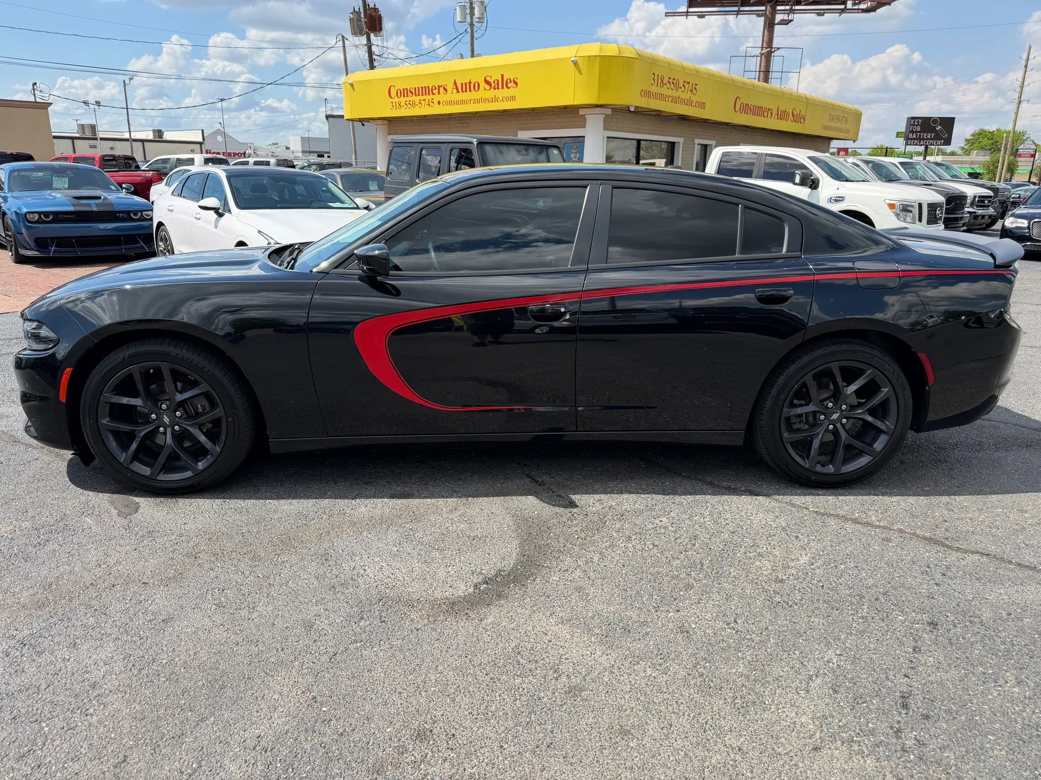 Used 2021 Dodge Charger SXT w/ Blacktop Package image 2