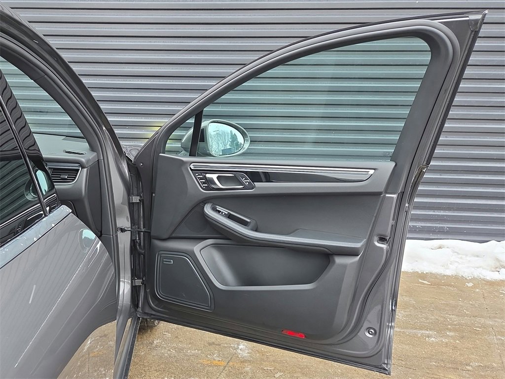 Certified 2016 Porsche Macan S image 20