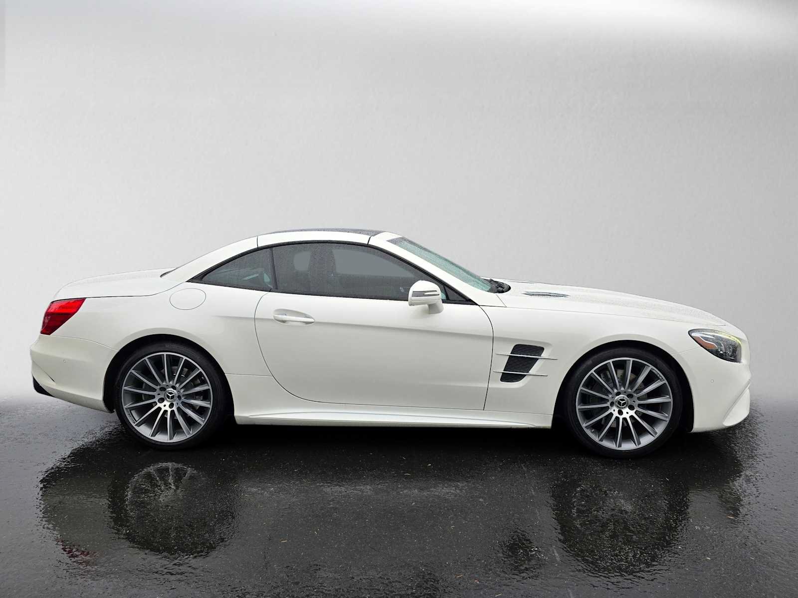 Used 2017 Mercedes-Benz SL 450 image 2