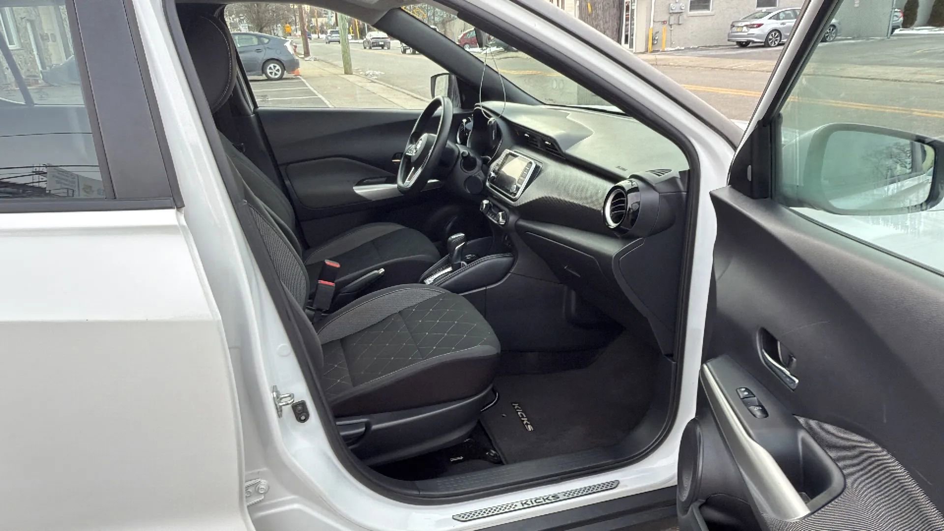 Used 2019 Nissan Kicks SV image 25