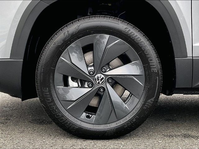 New 2027 Volkswagen Taos S FWD image 16