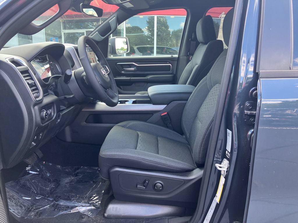 New 2026 RAM 1500 Big Horn AWD/4WD image 11