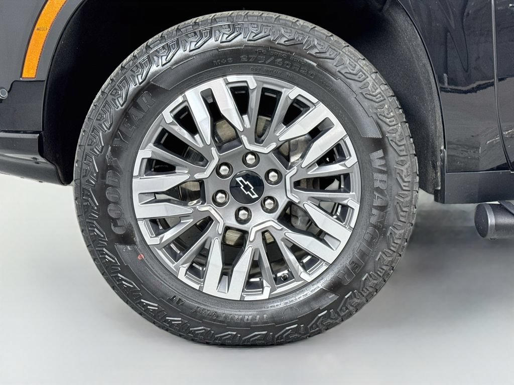 Used 2025 Chevrolet Tahoe Z71 AWD/4WD image 11
