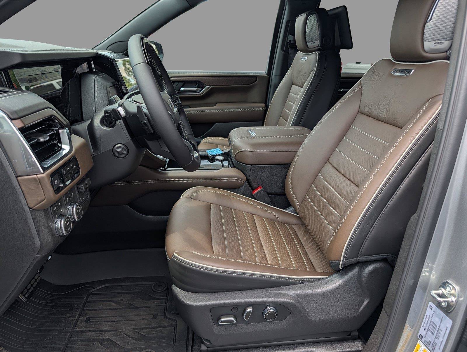 New 2026 GMC Yukon XL Denali Ultimate w/ LPO, Floor Liner Package AWD/4WD image 10