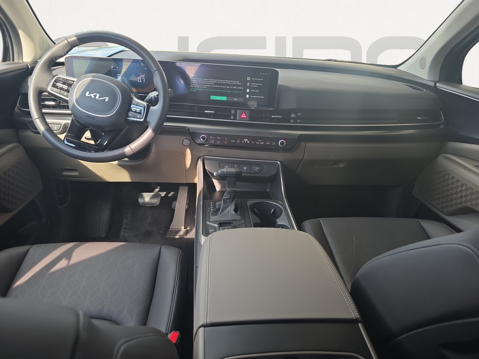 Certified 2026 Kia Carnival LX FWD image 2