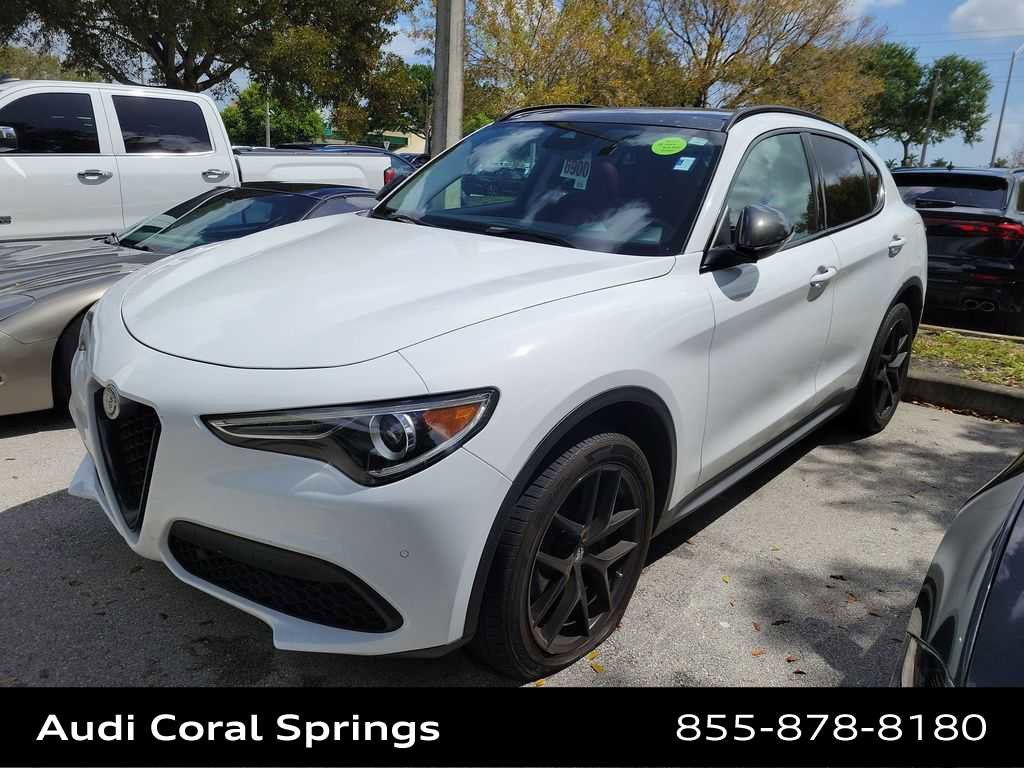 Used 2019 Alfa Romeo Stelvio Ti w/ Nero Edizione image 3