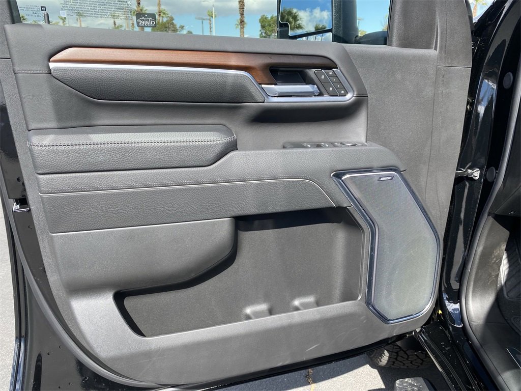 New 2025 GMC Sierra 2500 Denali image 23