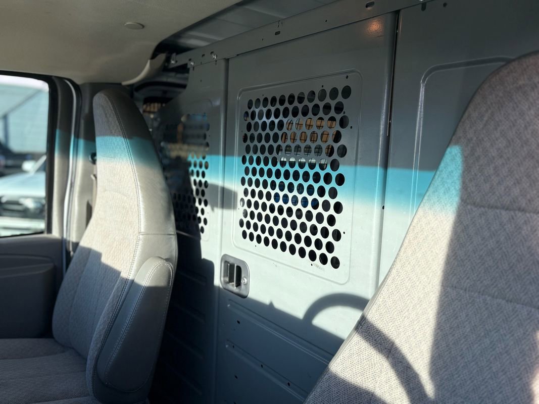 Used 2016 Chevrolet Express 3500 image 20