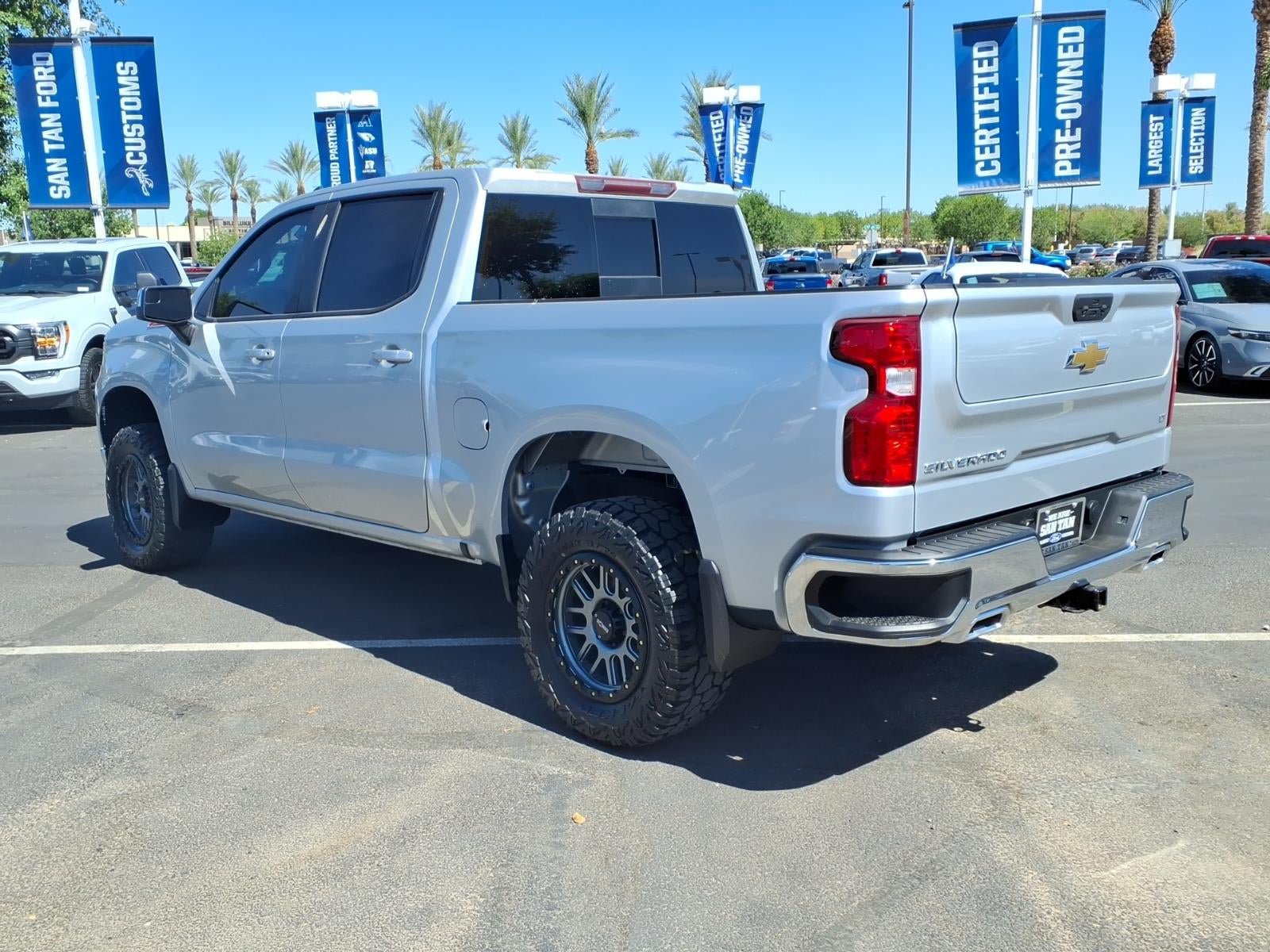 Used 2022 Chevrolet Silverado 1500 LT w/ Z71 Off-Road Package AWD/4WD image 6